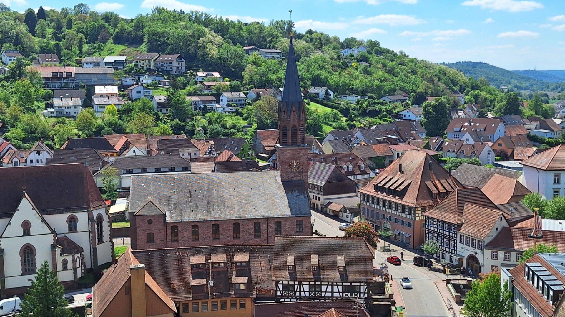 Quelle: EKIWEI Auferstehungskirche vom Turmberg